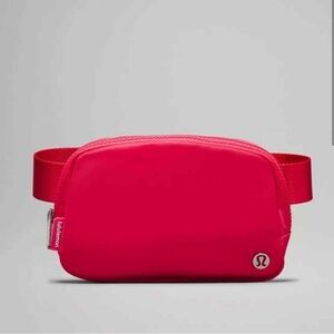 ✨NWT💕 Lip Gloss Lululemon Everywhere Belt Bag 1L